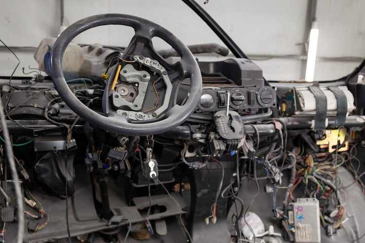 What Causes Clunking Noises When Driving Over Bumps? | Best Mobile Auto Repair In Nashville, TN | Roberts Mobile Mechanics